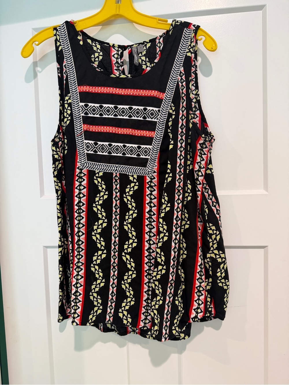 NEW DIRECTIONS Sleeveless Geometric Print Tank Top-Size M